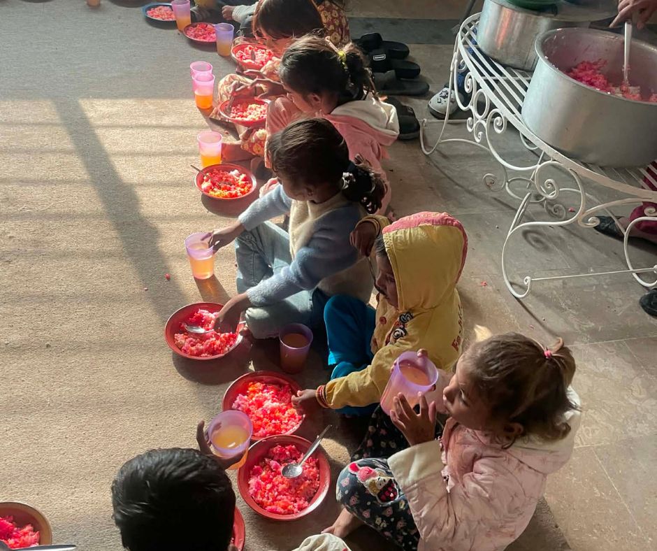 children thanksgiving giving tuesday give back support